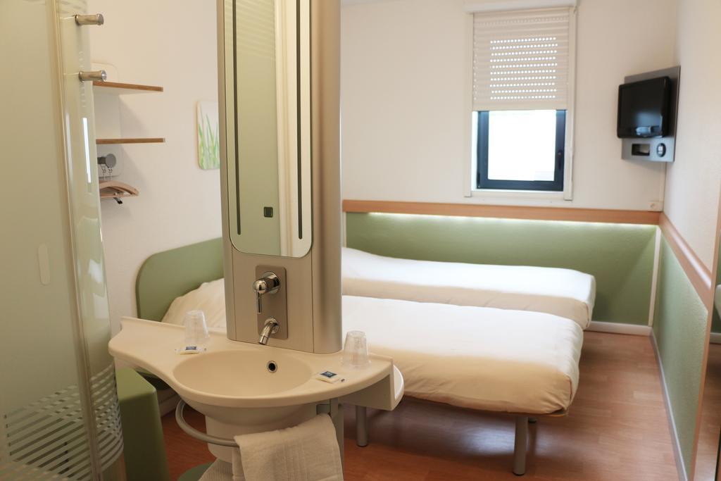 Ibis Budget Castelnaudary - A61 Zimmer foto